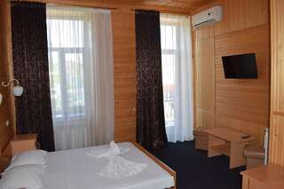 Отель Гостиница СКИФ Бердянск Стандартный двухместный номер с 1 кроватью-2